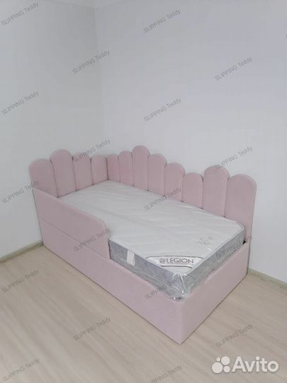 Детская кровать с мягкими бортиками