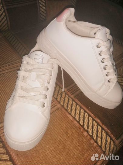 Кроссовки 38 размер