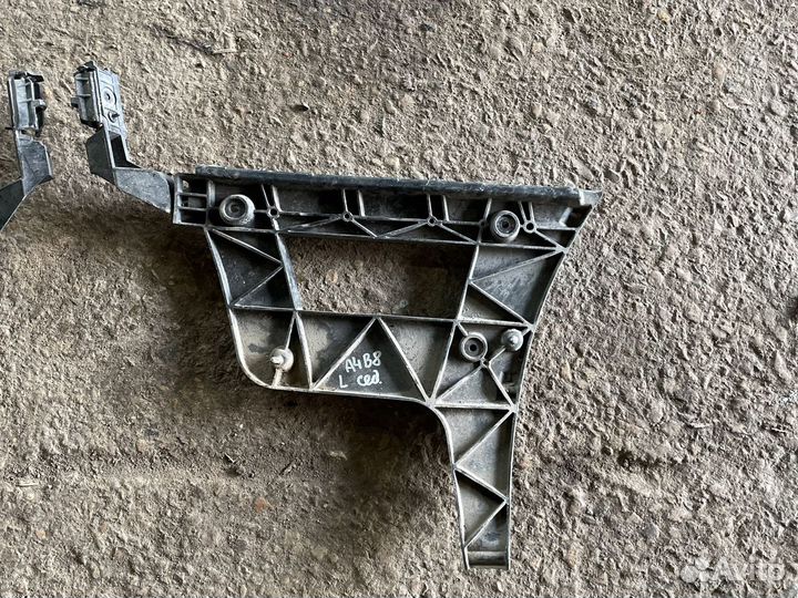 Кронштейн Audi A4 (B8) 2007-2011 задние обе