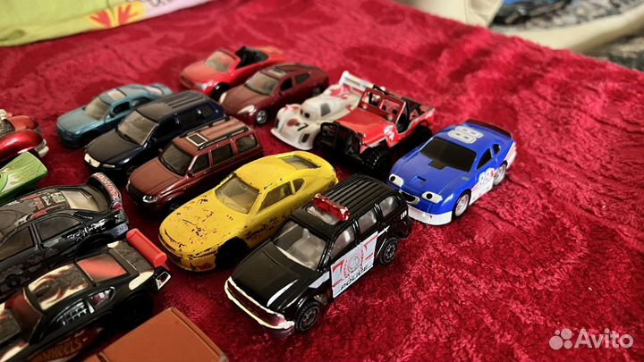 Машинки маленькие Разных моделей и фирм