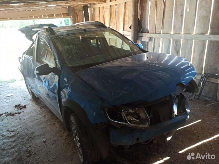 Renault Sandero Stepway 1.6 МТ, 2016, битый, 50 000 км