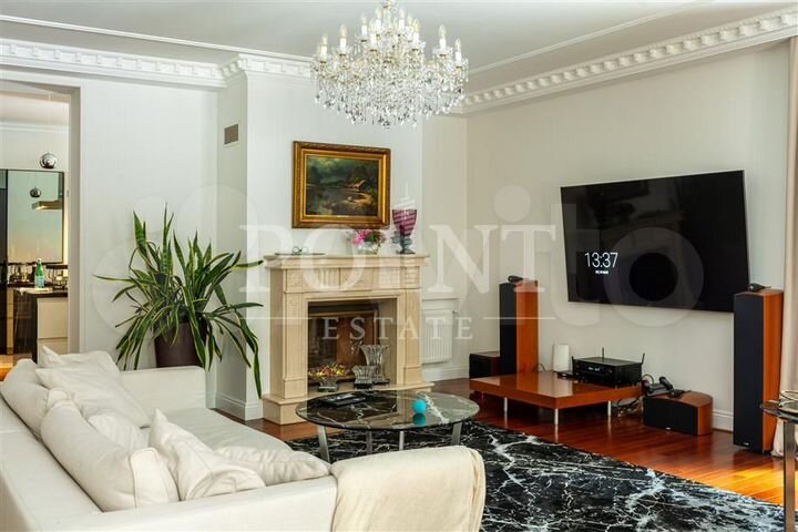 Дом 407 м² на участке 13 сот.