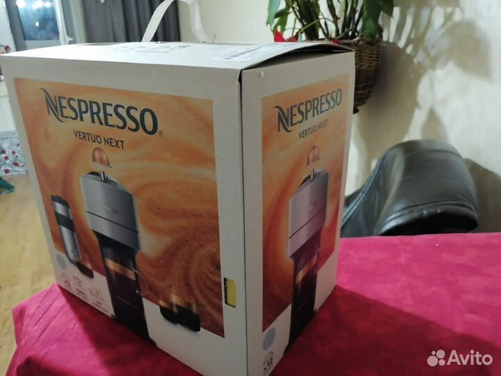 Капсульная кофемашина delonghi