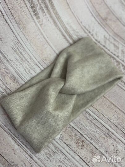 Повязка на голову вязаная