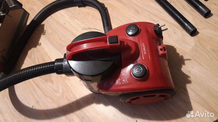 Пылесос Scarlett 1500w