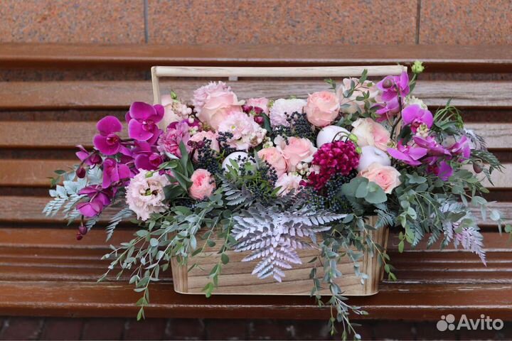Доставка цветочных композиций в Москве