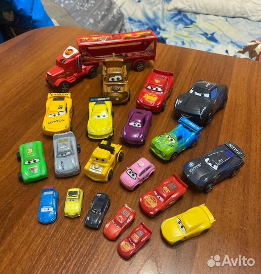 Машинки из мультфильма тачки