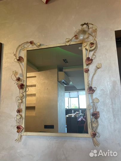 Зеркало настенное с подсветкой