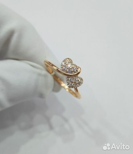 Кольцо с синтетическим камнем Золото