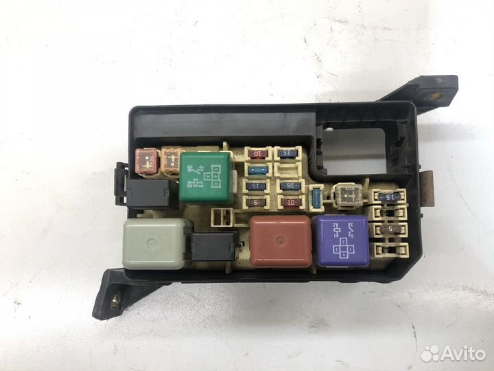 Блок предохранителей corolla e110