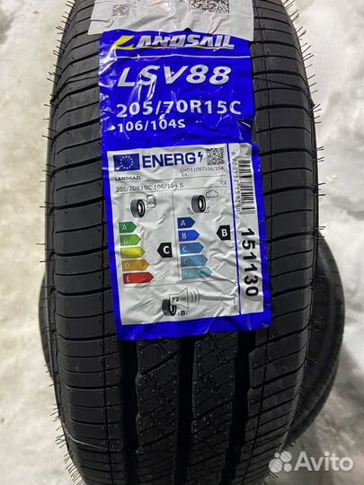 Landsail LSV88 205/70 R15C 106S