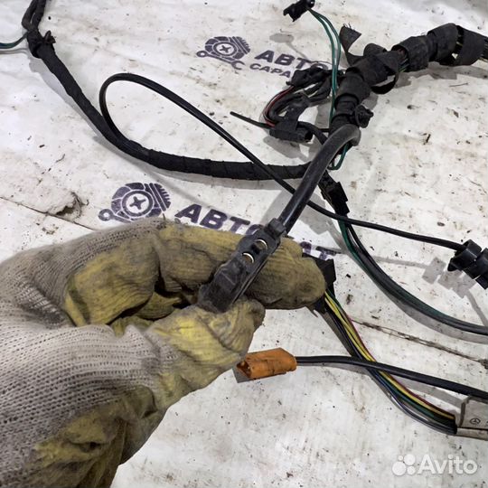 Проводка двери передняя правая Мерседес 210