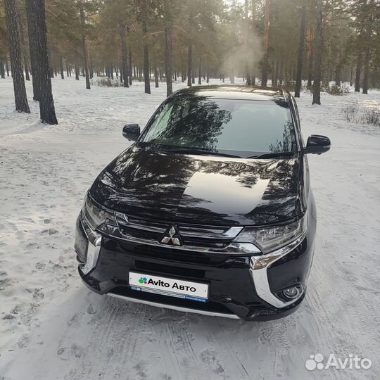Mitsubishi Outlander 2.0 AT, 2015, 140 300 км