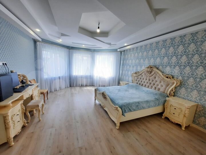 Дом 277 м² на участке 15 сот.