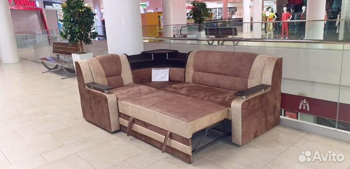 Угловой диван с баром