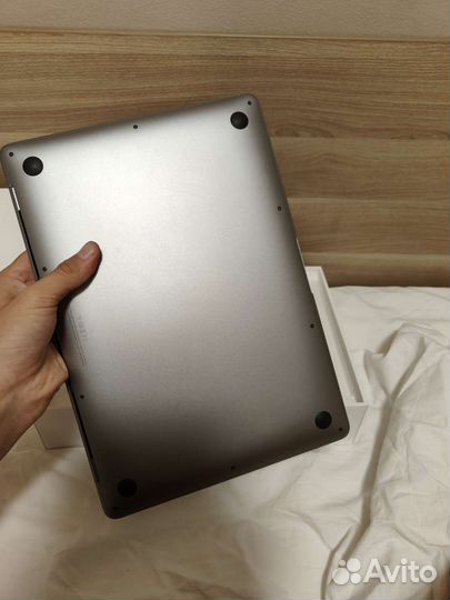Apple MacBook Air 13 2020 m1 8/256 gb рст