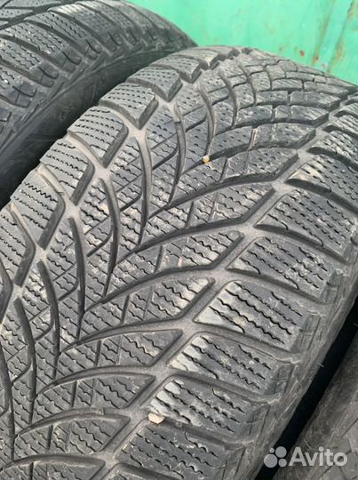 Goodyear UltraGrip Ice 2 225/55 R16 99T