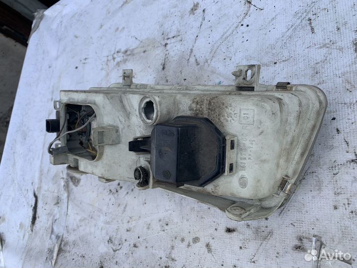 Фара правая vw passat b4