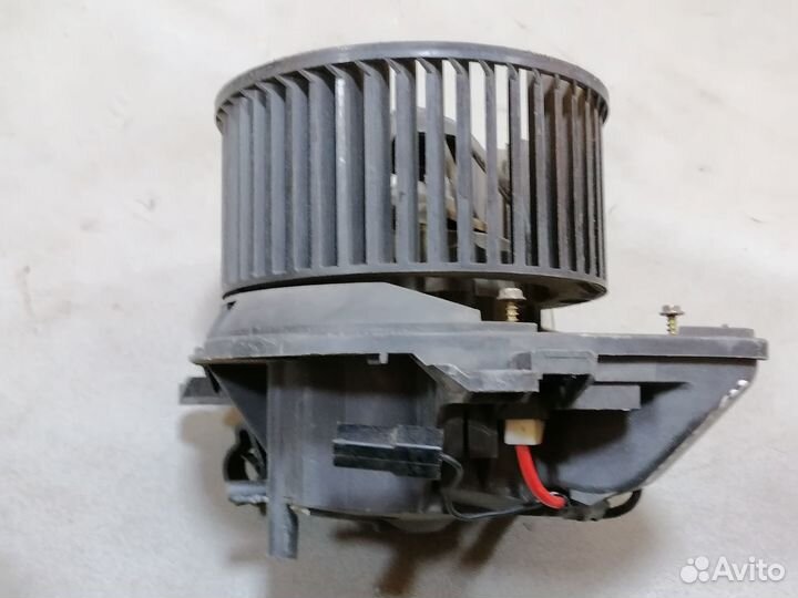 Моторчик отопителя Citroen Xsara 2000-2005