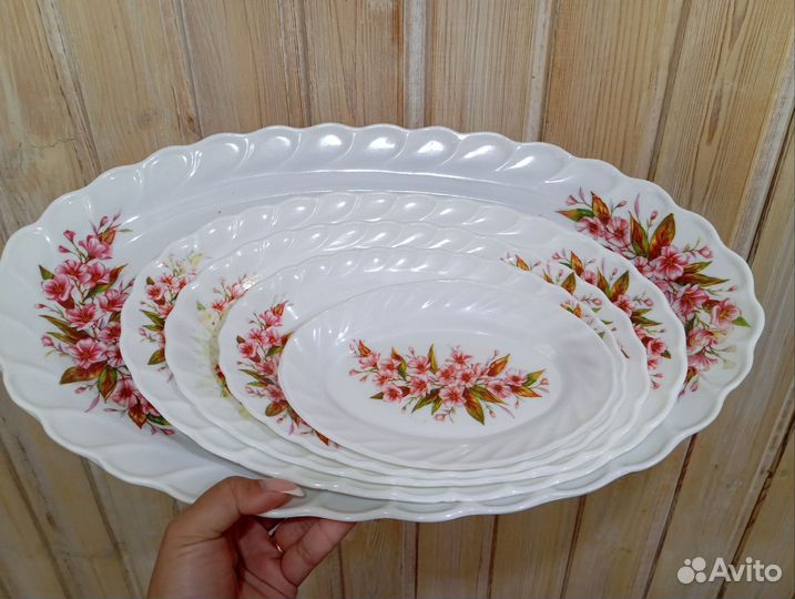 Набор тарелок