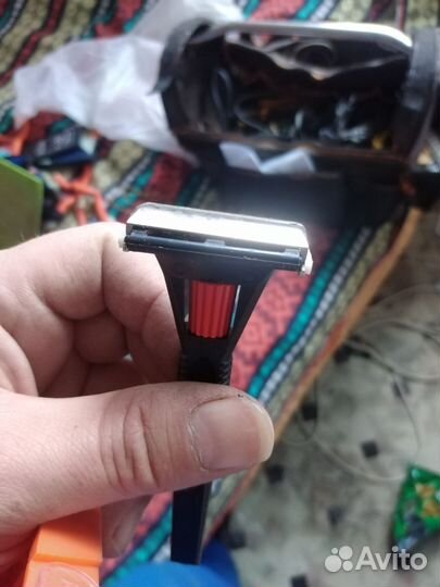 Бритвенный станок искра