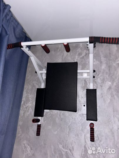 Турник настенный