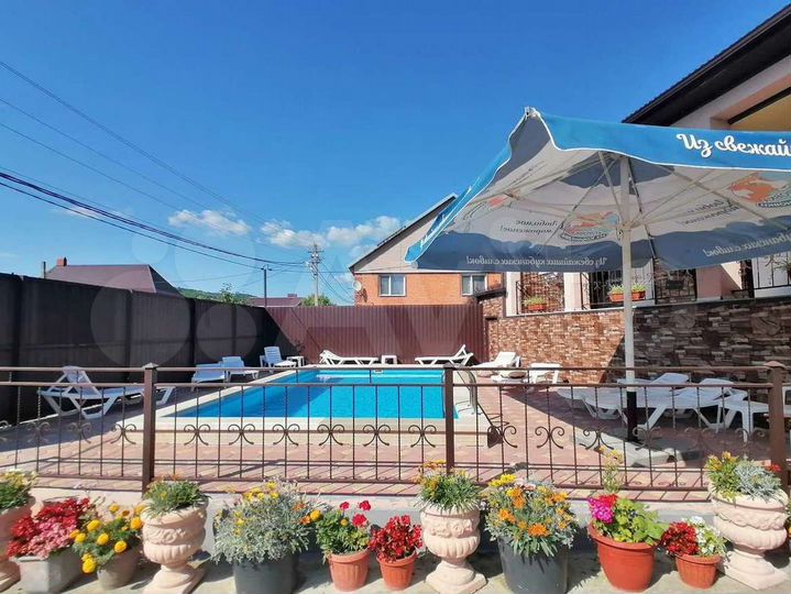 Дом 281,4 м² на участке 10,2 сот.