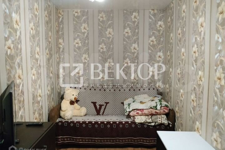 2-к. квартира, 43 м², 1/3 эт.