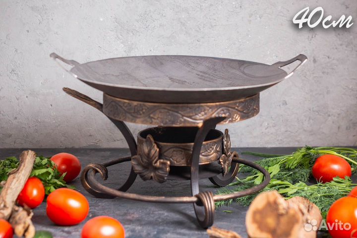 Сковорода Садж из стали 40 см на кованой подставке