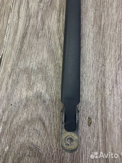 Поводок дворника задний Opel Astra H универсал