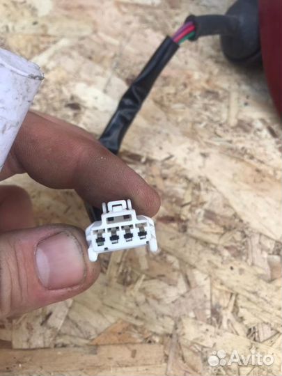 Фонарь задний левый Nissan Expert 1.6 2005