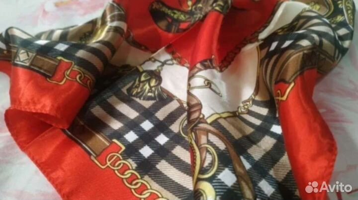 Комплект подарочный: платок, узкий шарф и брошь