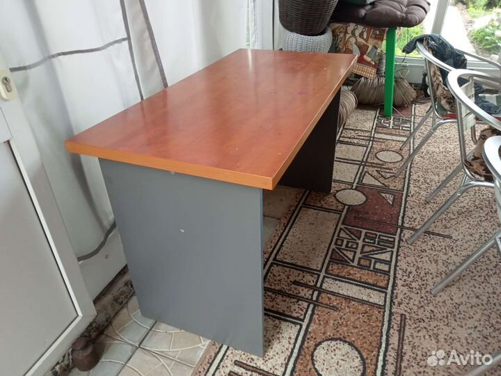 Письменный стол