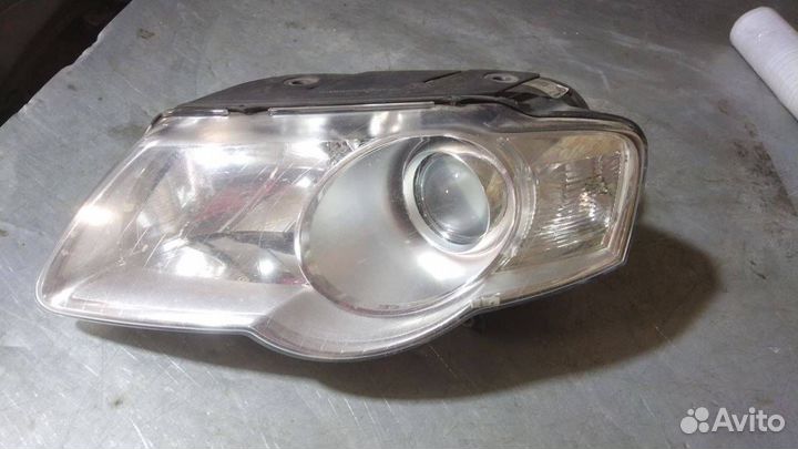 Фара левая Volkswagen Passat B6 2006 3C0941005S