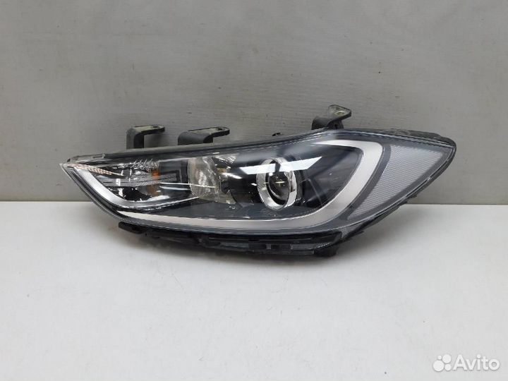Фара левая Hyundai Avante