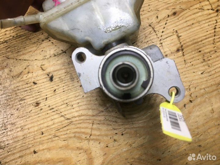 Главный тормозной цилиндр Bmw X5 E53 M54 2001