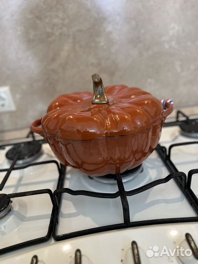 Кастрюля чугунная staub