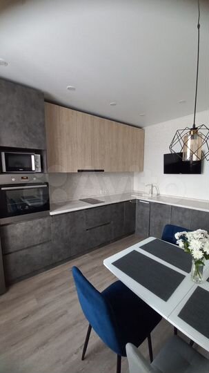 2-к. квартира, 61 м², 3/17 эт.