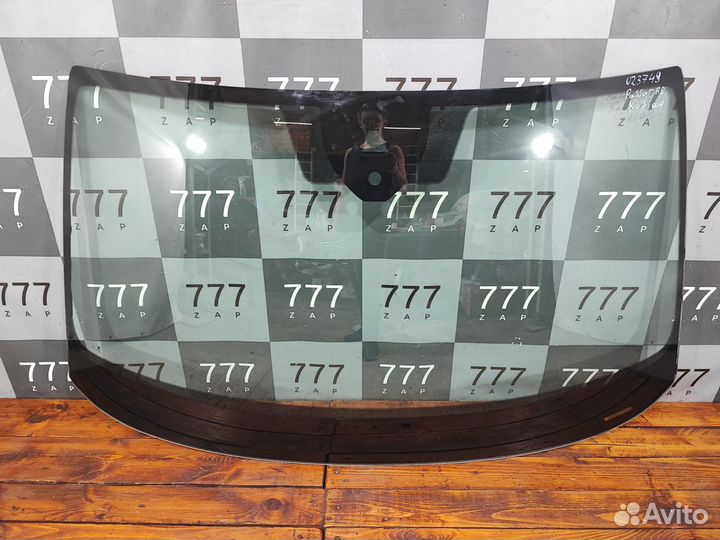 Стекло лобовое Skoda Kodiaq 16-22 Б/У Оригинал