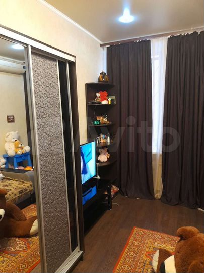 4-к. квартира, 90 м², 1/3 эт.