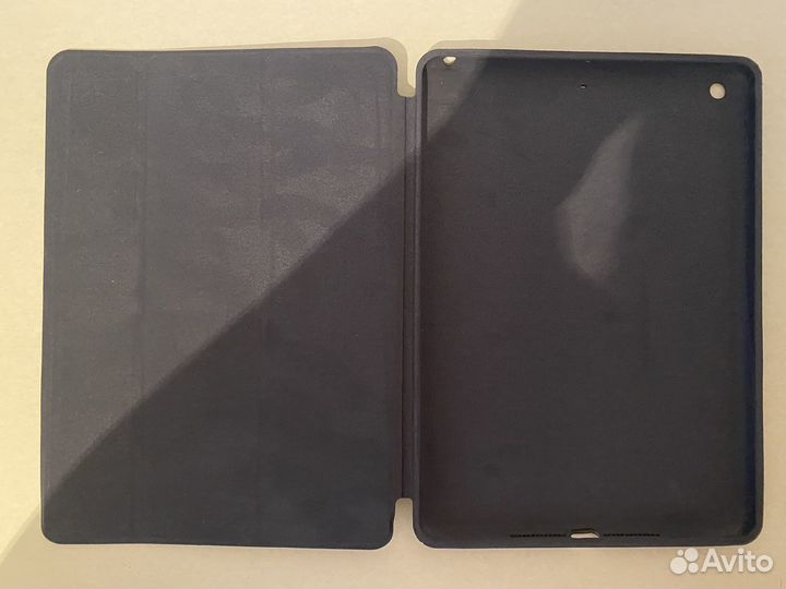 Чехлы и стекла для iPad 9,7 