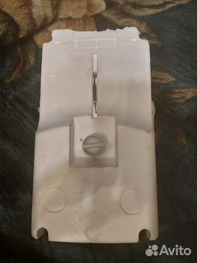 Деталь от холодильника