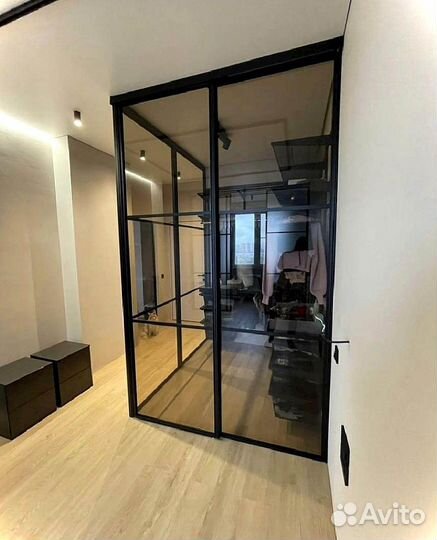 Стеклянная перегородка