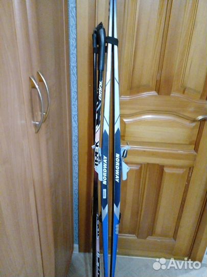 Беговые лыжи.длина лыж 175см