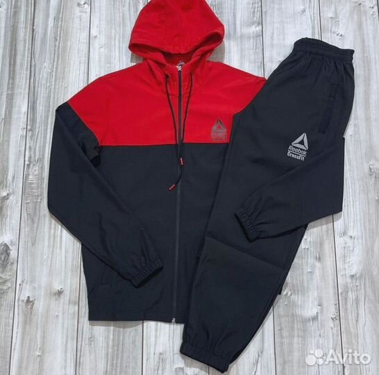 Спортивные костюмы Reebok