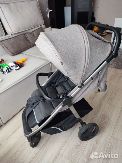 Прогулочная коляска Carrello bravo plus