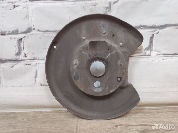 Пыльник диска тормозного задний правый Volvo C70