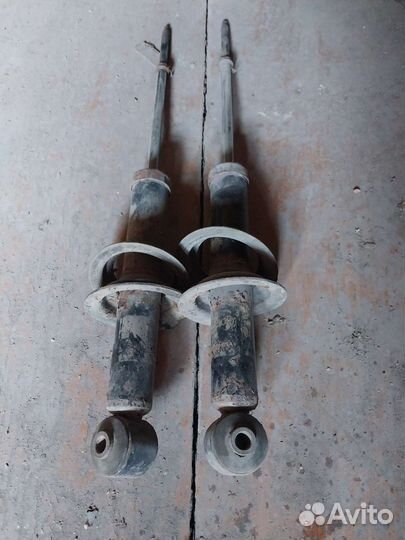 Заднии стойки mitsubishi lancer 9