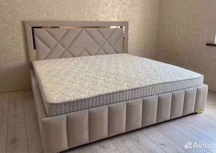 Кровать двуспальная