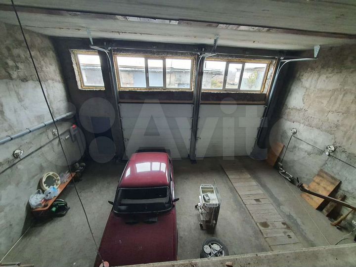 Гараж, > 30 м²